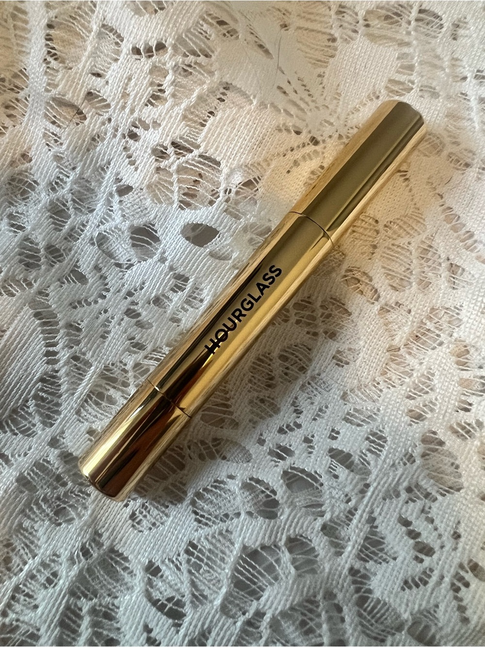 Hourglass Phantom Glossy Balm THRILL